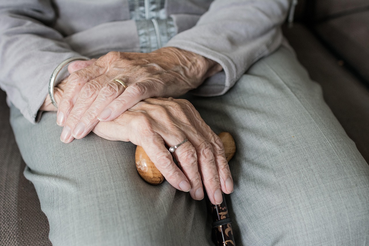 Cnae de clínicas e residências geriátricas - imagem destacada