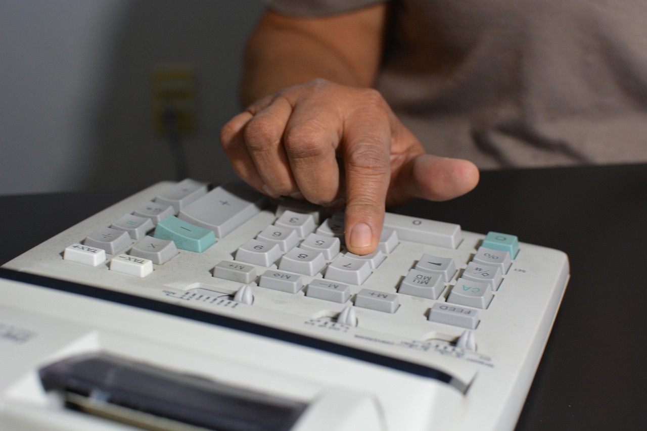 Profissional trabalhando em cnae de vacinação